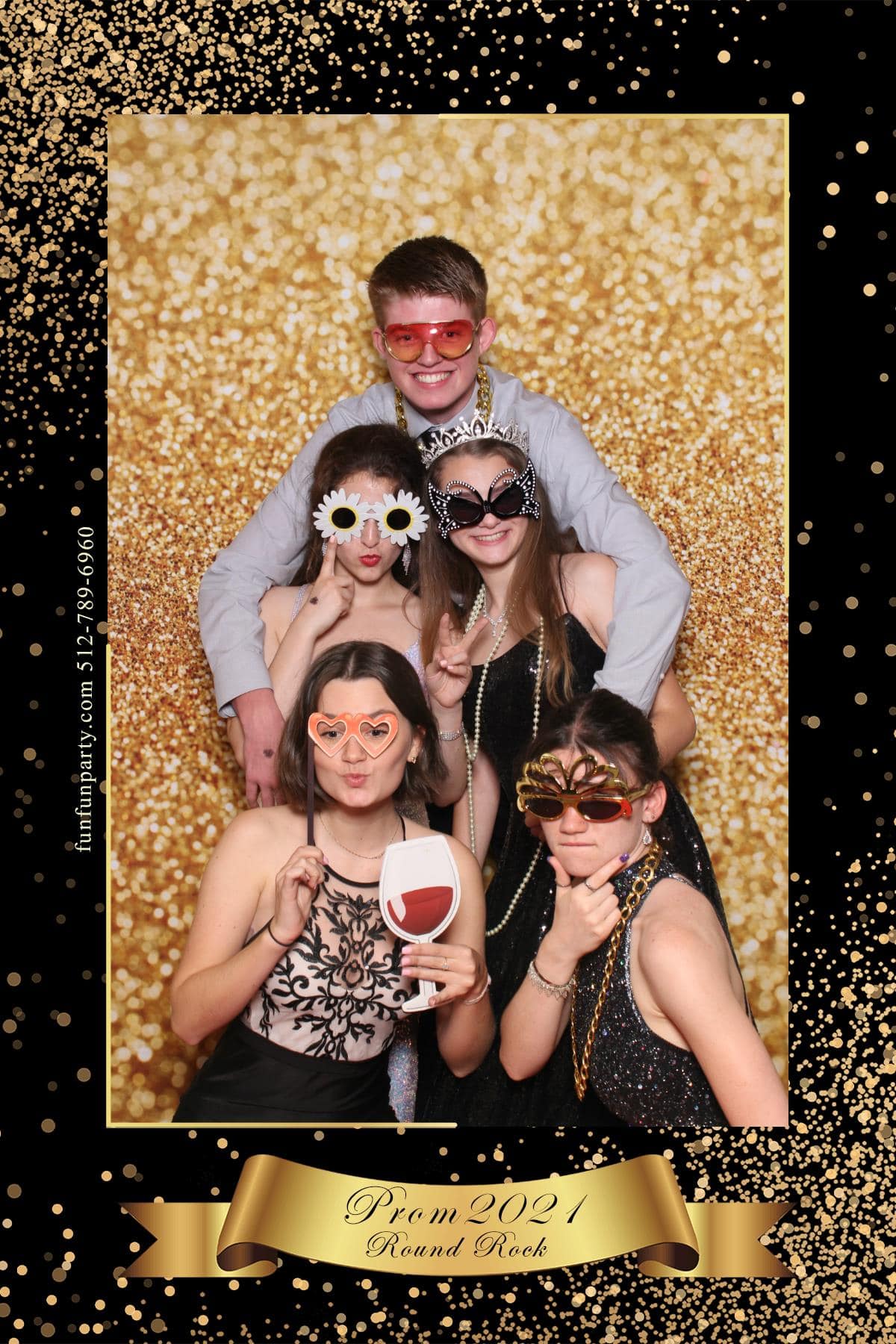 funfunparty-owen-house-mirror-photo-booth-RoundRock.tx