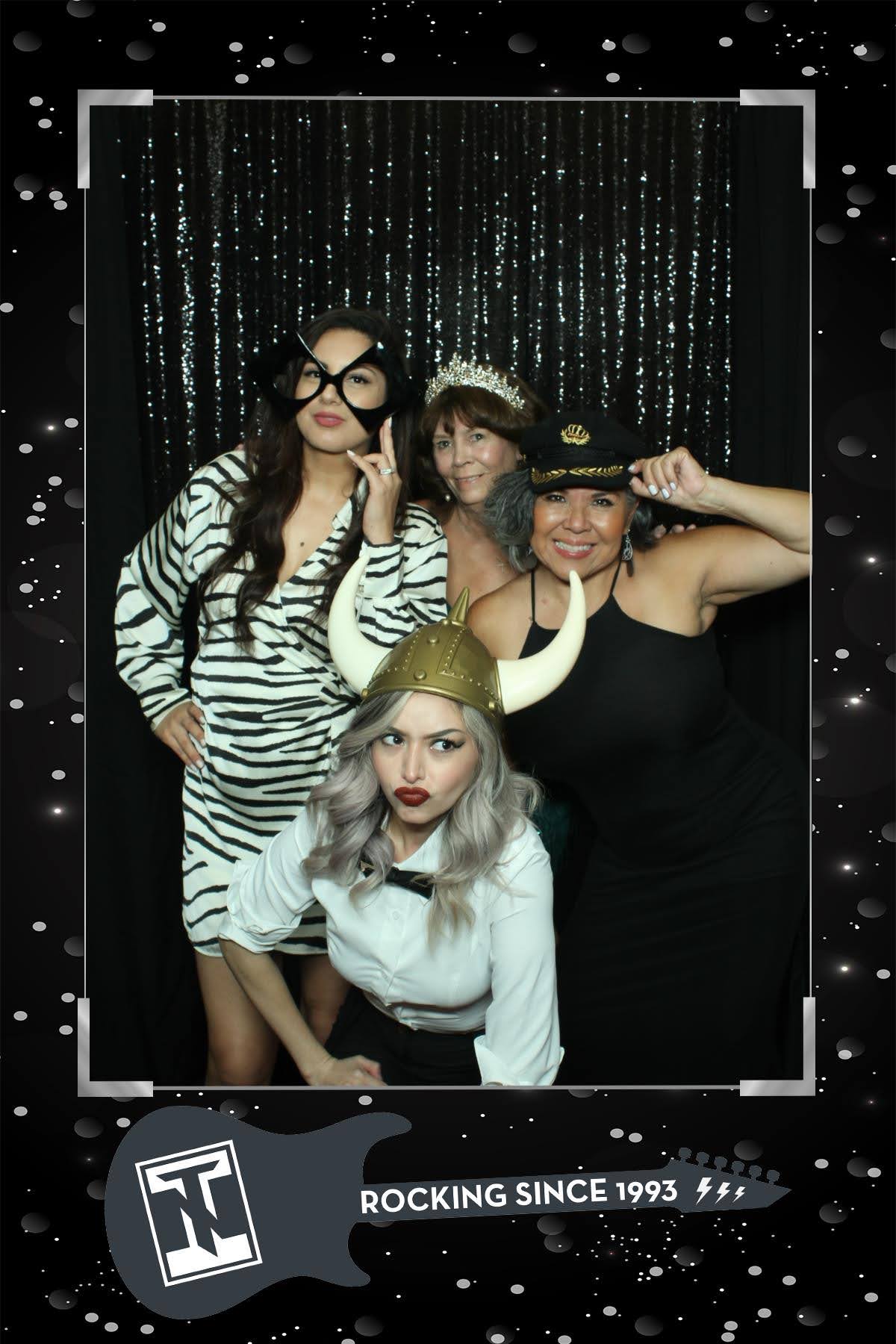 Photo+Booth+gallery+Company+funfunparty+Mirror+X+Photobooth+celebration+Party+The+Westin+Domain+Austin+TX