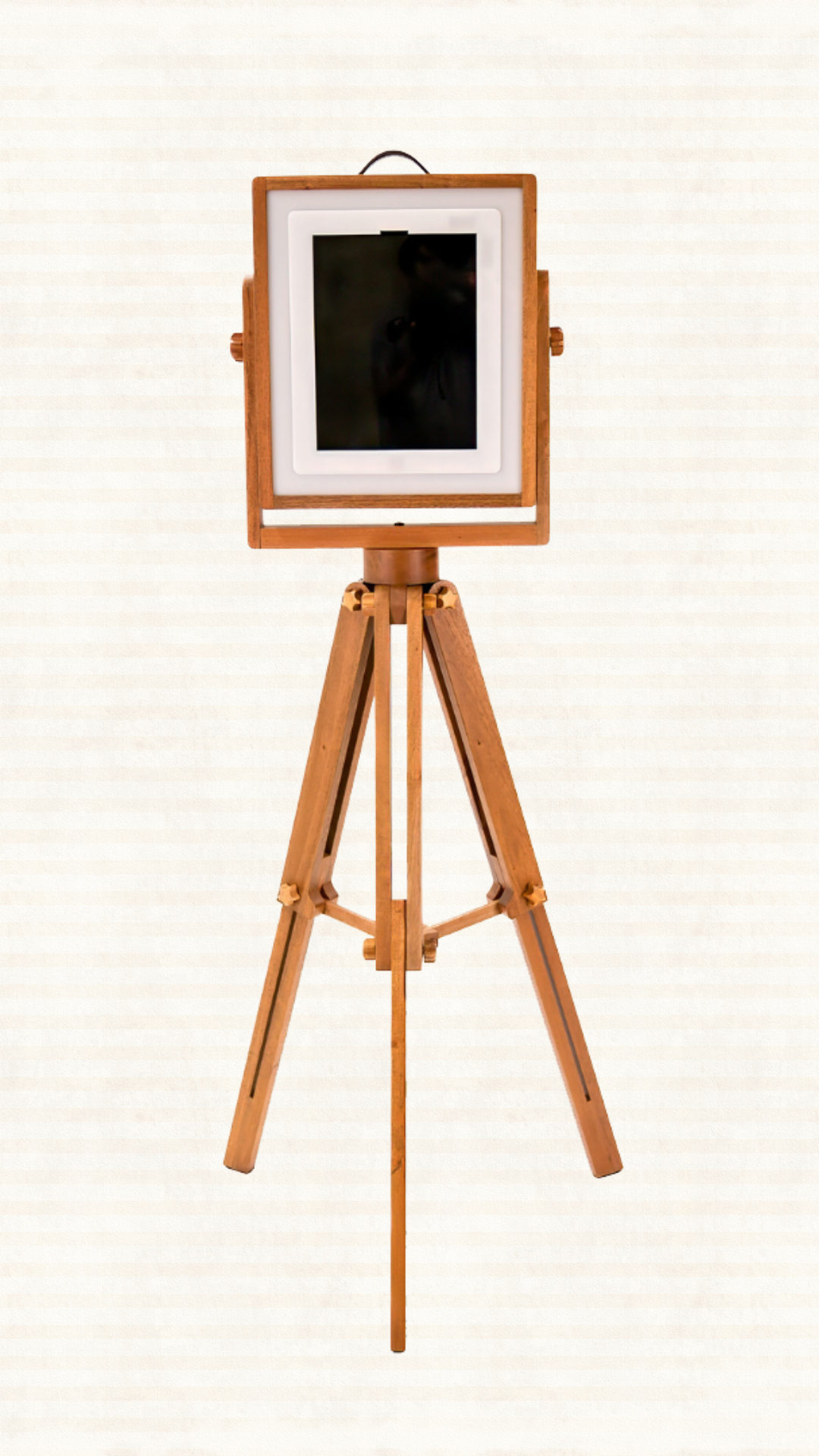 Selfie photo booth Selfie booth with instant sharing, Open air photo booth, Selfie station for trade shows